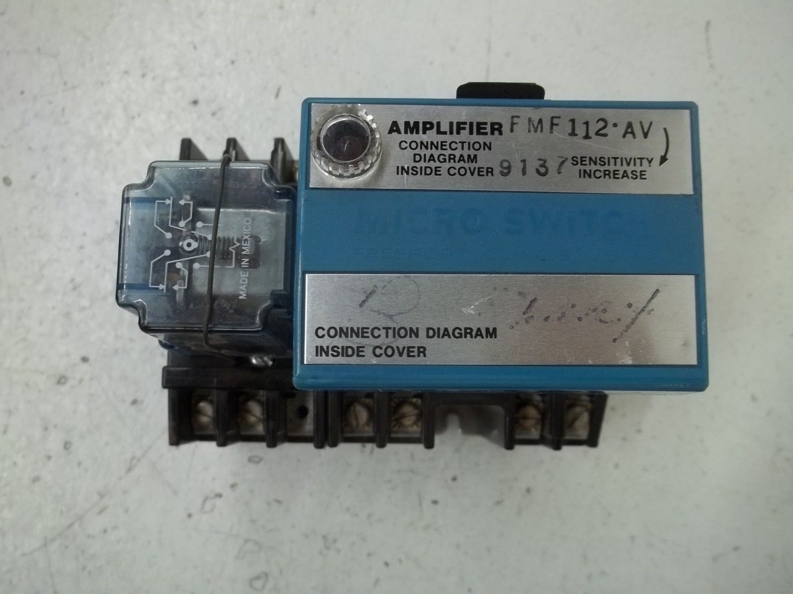 MICRO SWITCH FMF112.AV PROXIMITY CONTROL AMPLIFIER UNMP