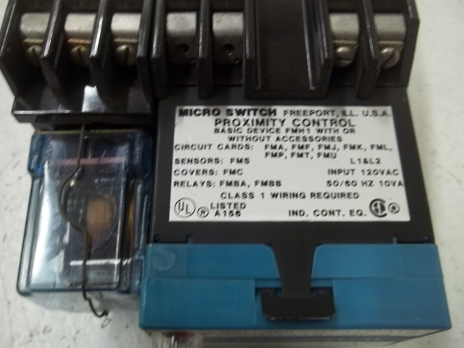 MICRO SWITCH FMF112.AV PROXIMITY CONTROL AMPLIFIER UNMP
