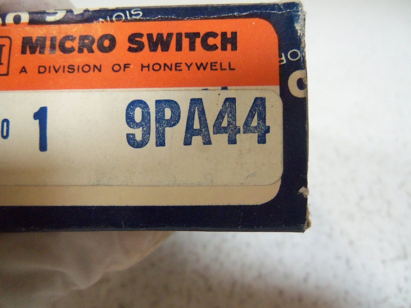 MICRO SWITCH LIMIT SWITCH-OT 9PA44 NSMP