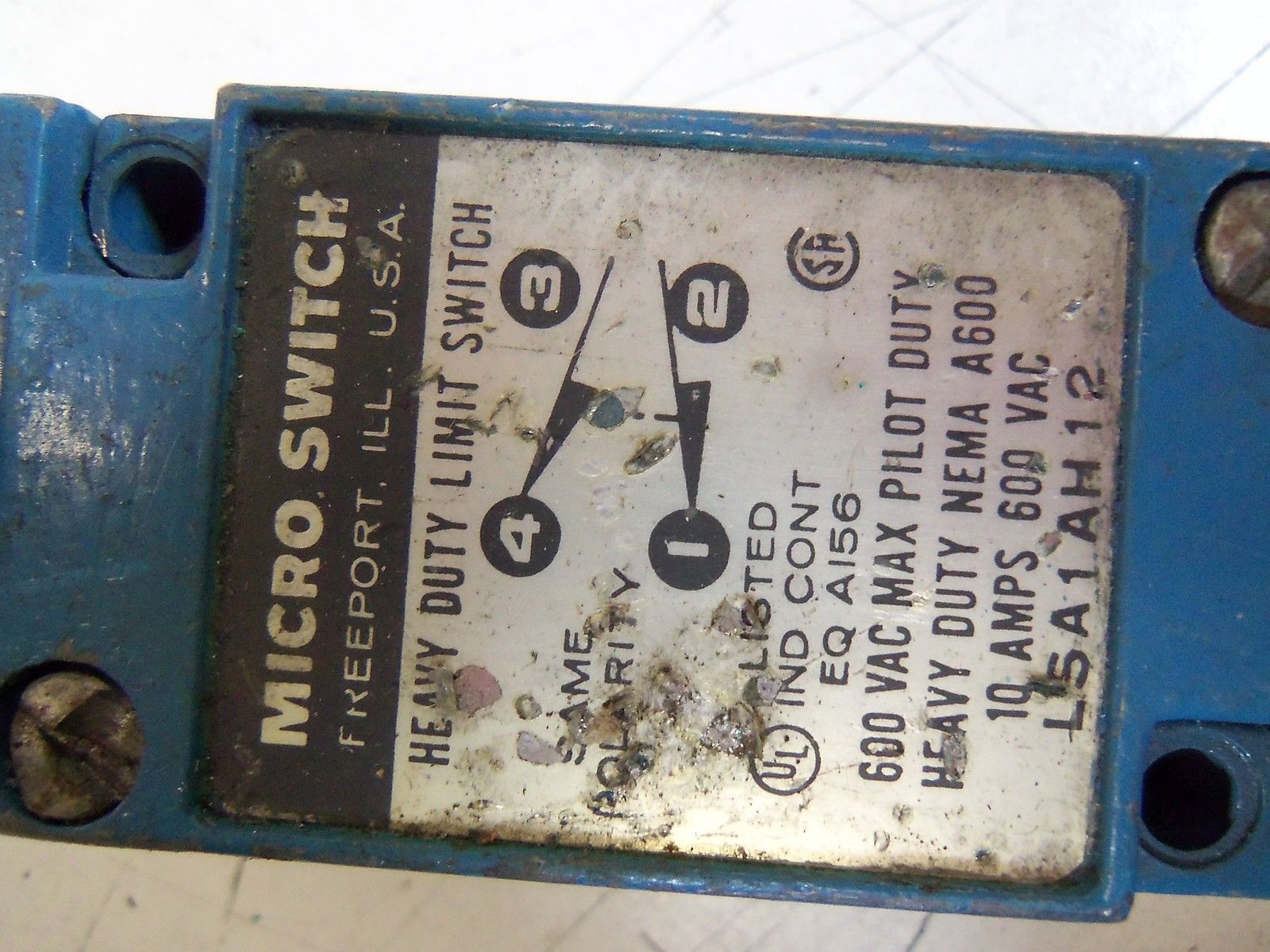 MICRO SWITCH LSA1AH12 *USED*