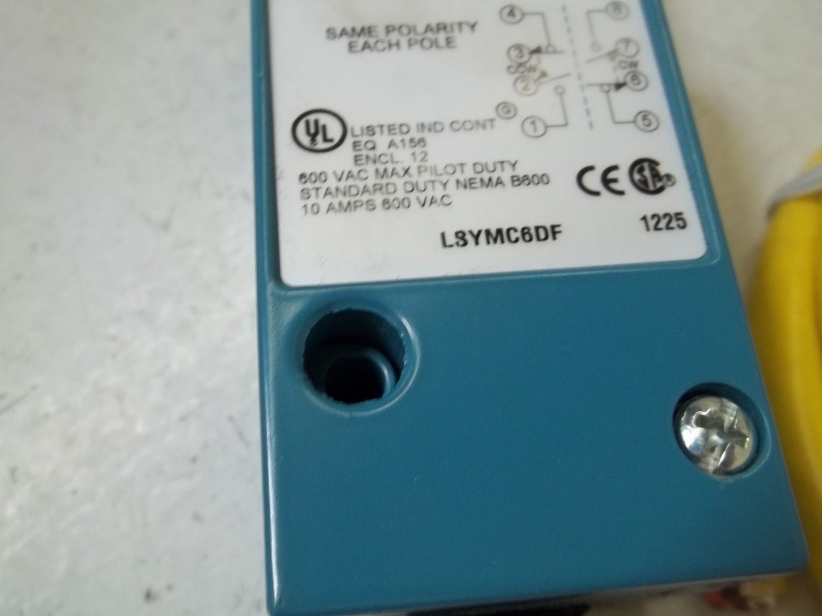 MICRO SWITCH LSYMC6DF HEAVY DUTY LIMIT SWITCH NSNP