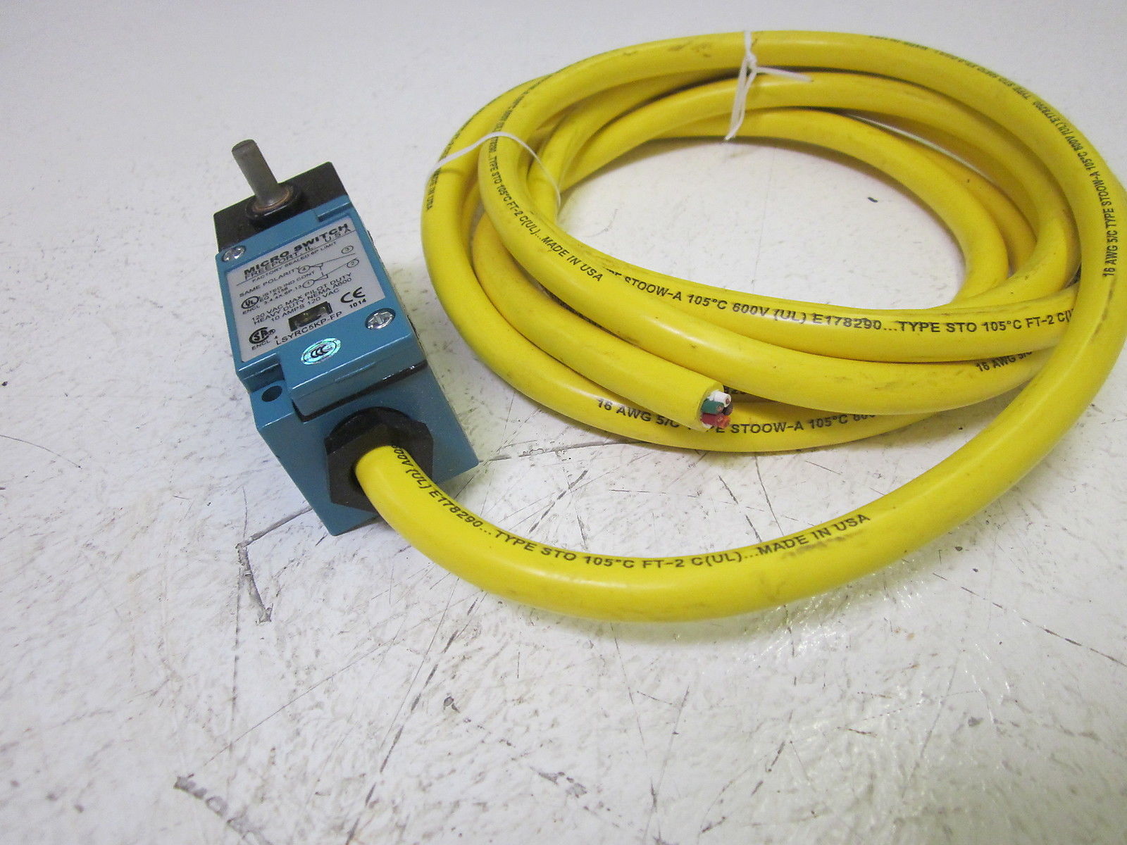 MICRO SWITCH LSYRC5KP-FP 120VAC UNMP