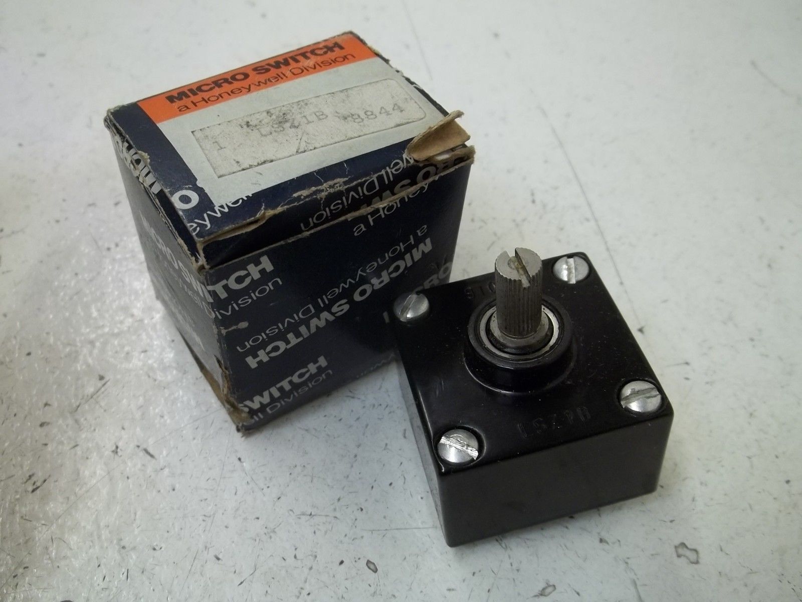 MICROSWITCH LSZ1B LIMIT SWITCH ACTUATOR *NEW IN BOX*