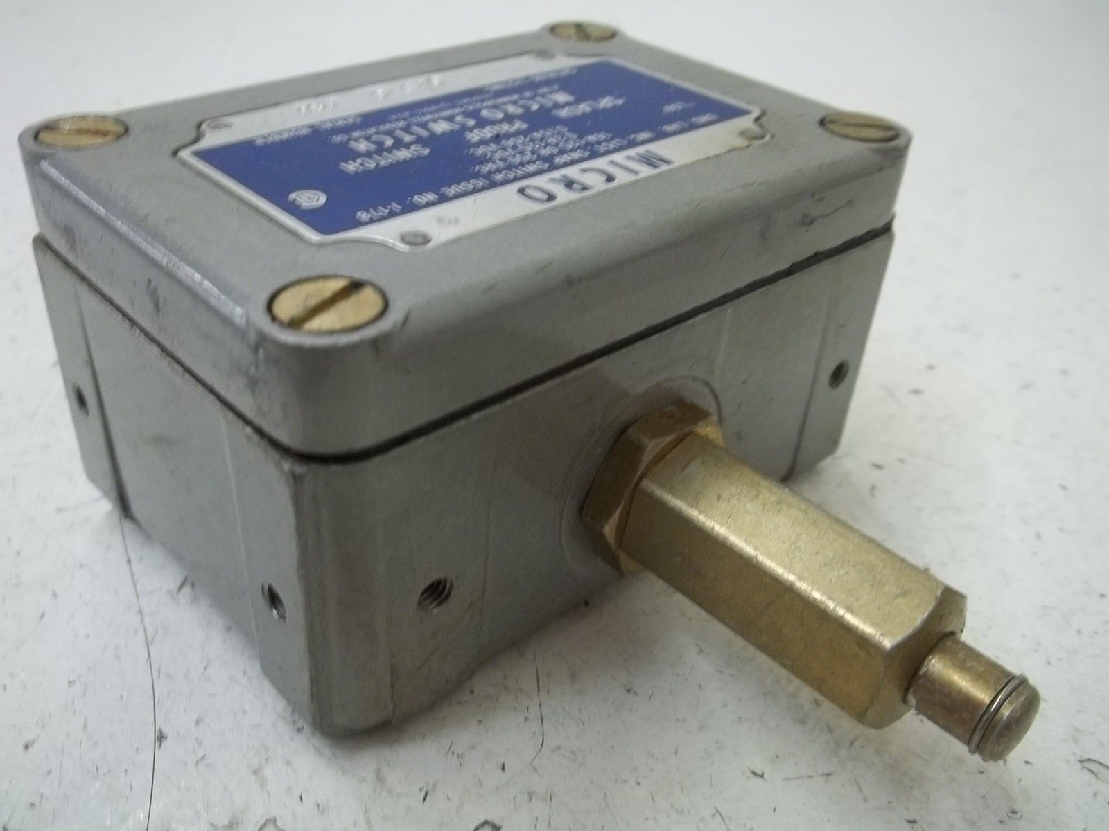 MICROSWITCH OPD-Q SPLASH PROOF LIMIT SWITCH UNMP