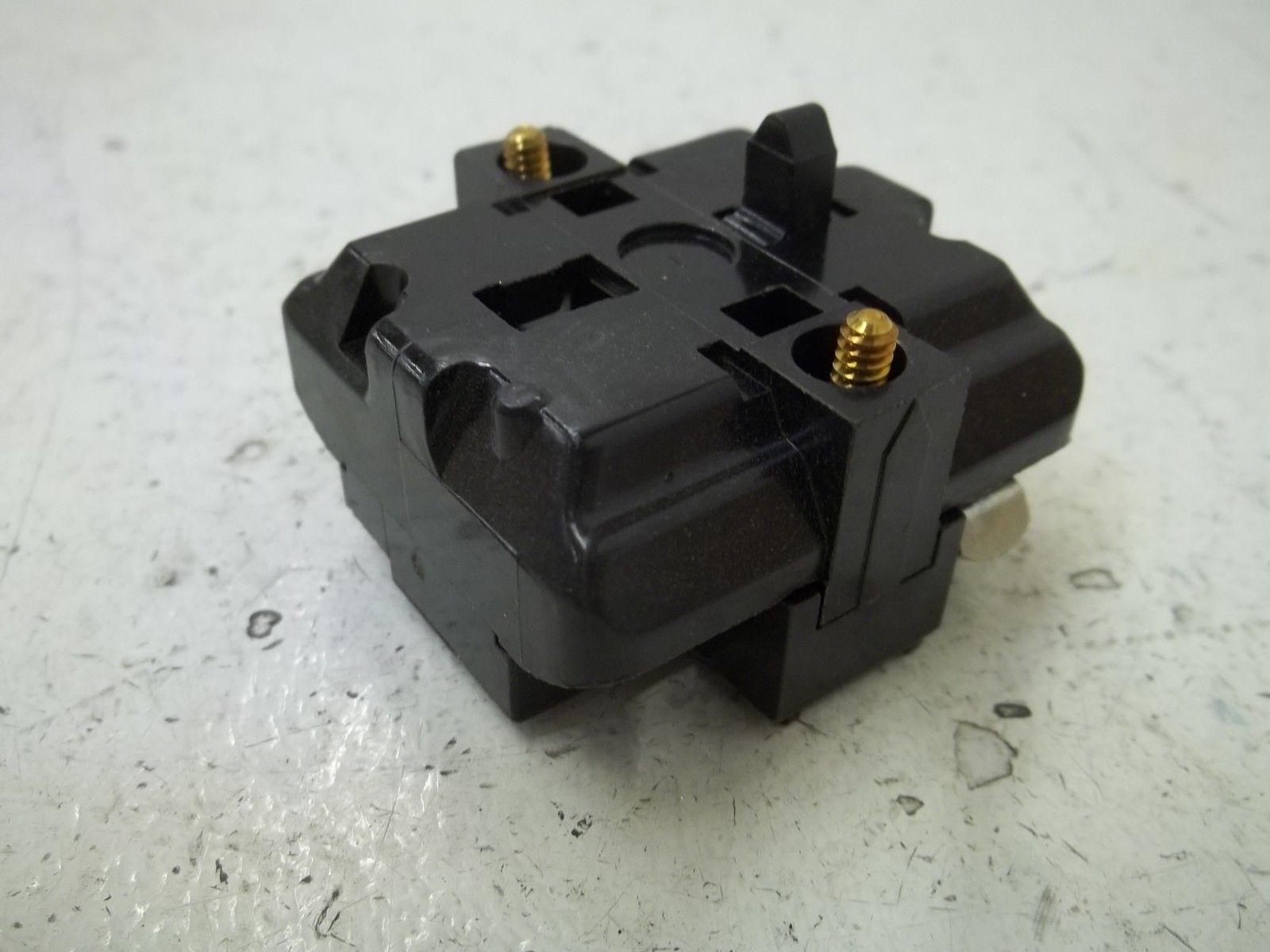 MICROSWITCH PTCE CONTACT BLOCK *NEW IN BOX*