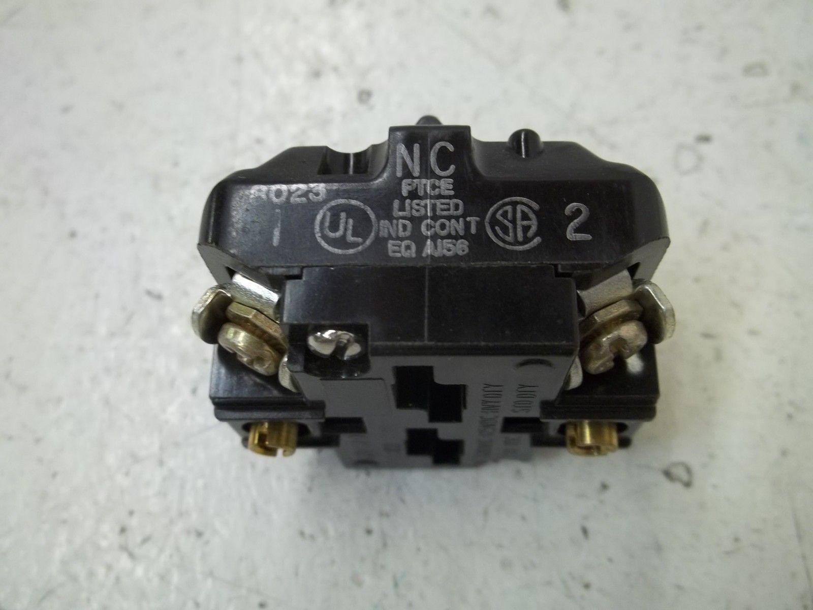 MICROSWITCH PTCE CONTACT BLOCK *NEW IN BOX*