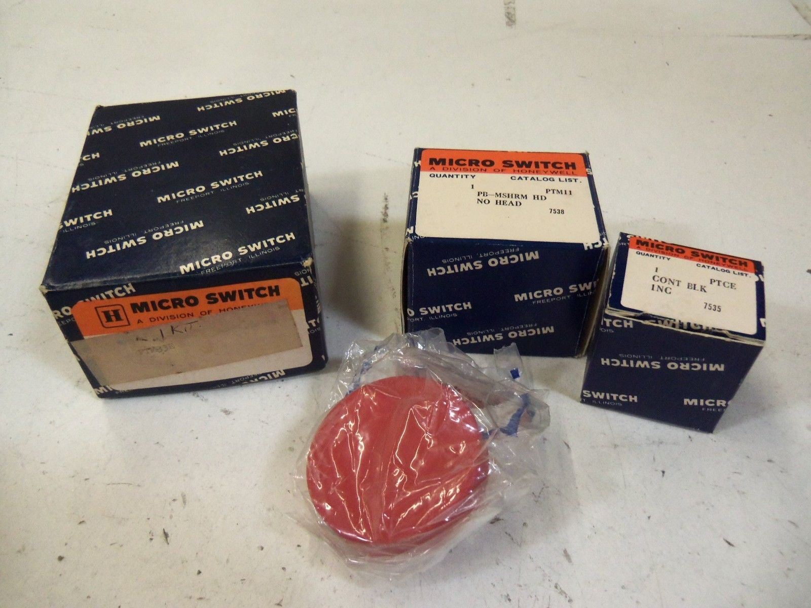 MICRO SWITCH PTM33E *NEW IN BOX*