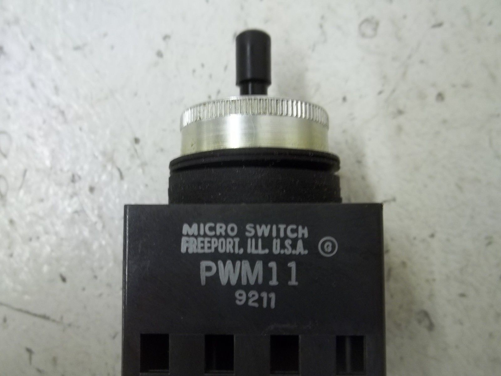 MICRO SWITCH PWM11 PUSHBUTTON NSNP
