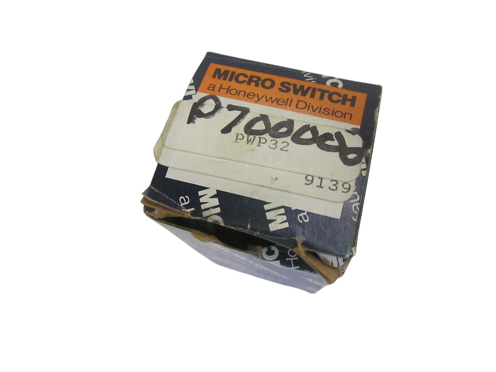 MICRO SWITCH  PWP32 PUSHBUTTON  NSMP