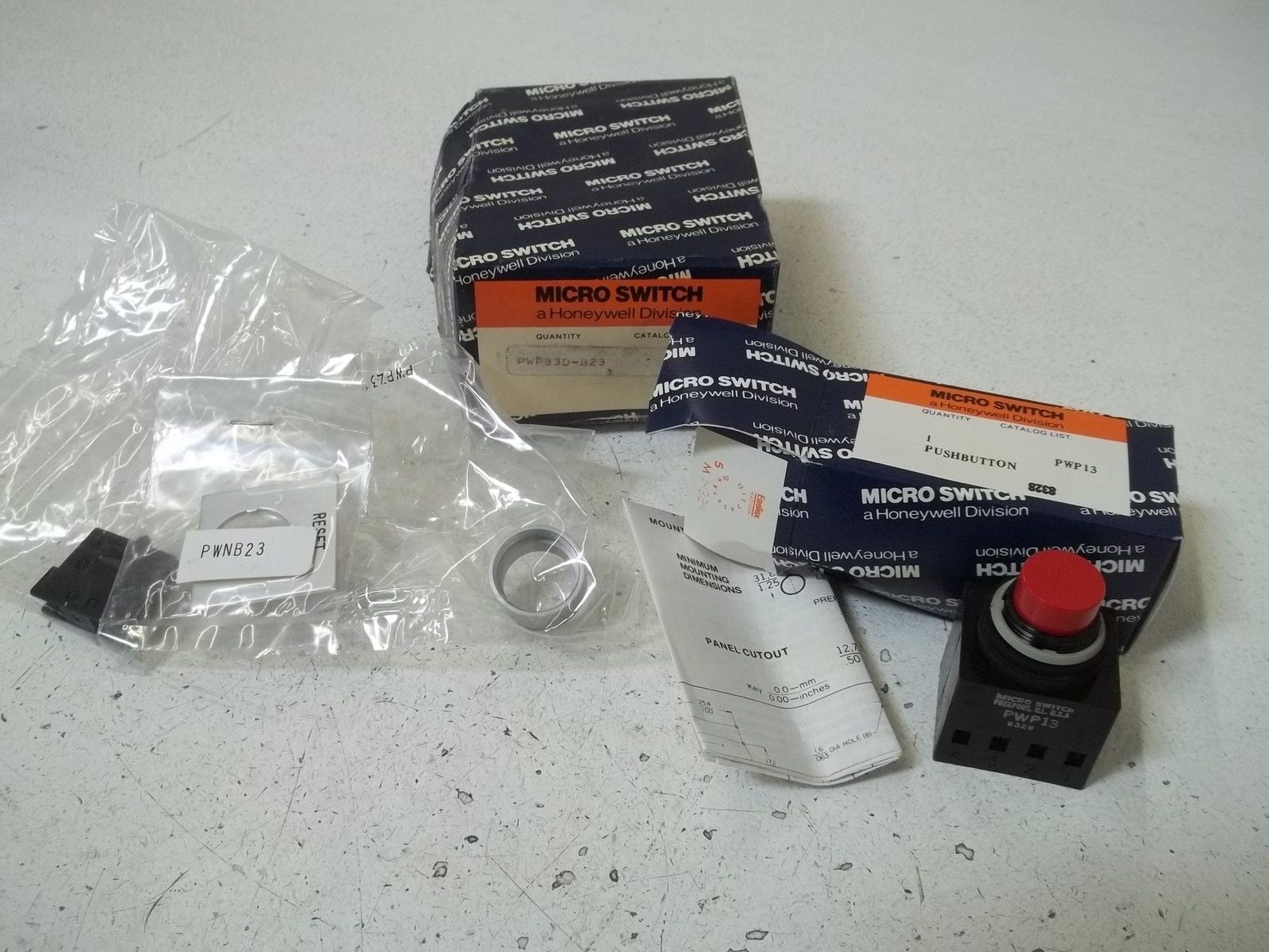 MICRO SWITCH PWP33D-B23 PUSHBUTTON NSMP