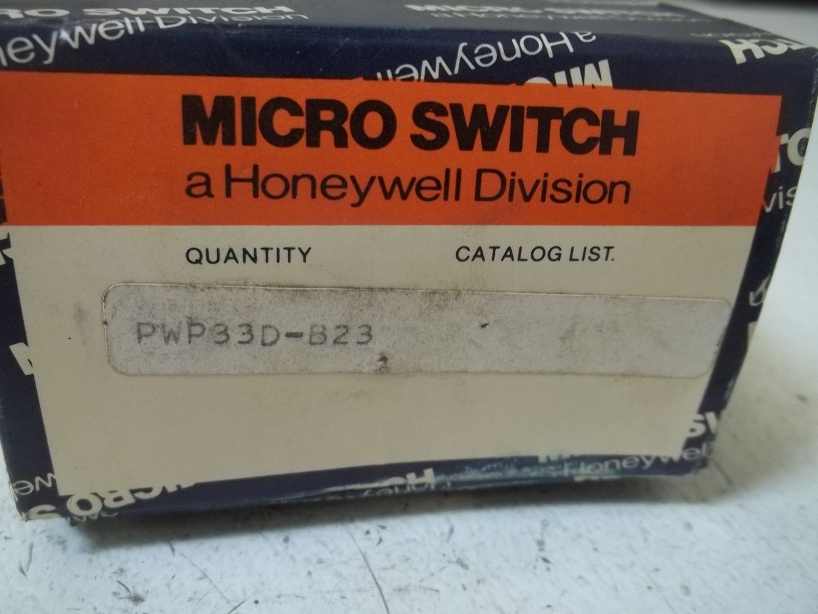 MICRO SWITCH PWP33D-B23 PUSHBUTTON NSMP