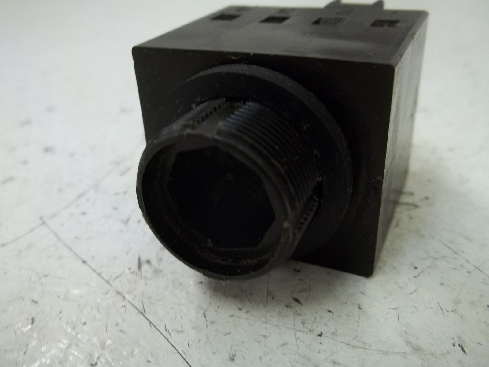 MICRO SWITCH PWSBM101 SELECTOR SWITCH BASE (AS IS)UNMP