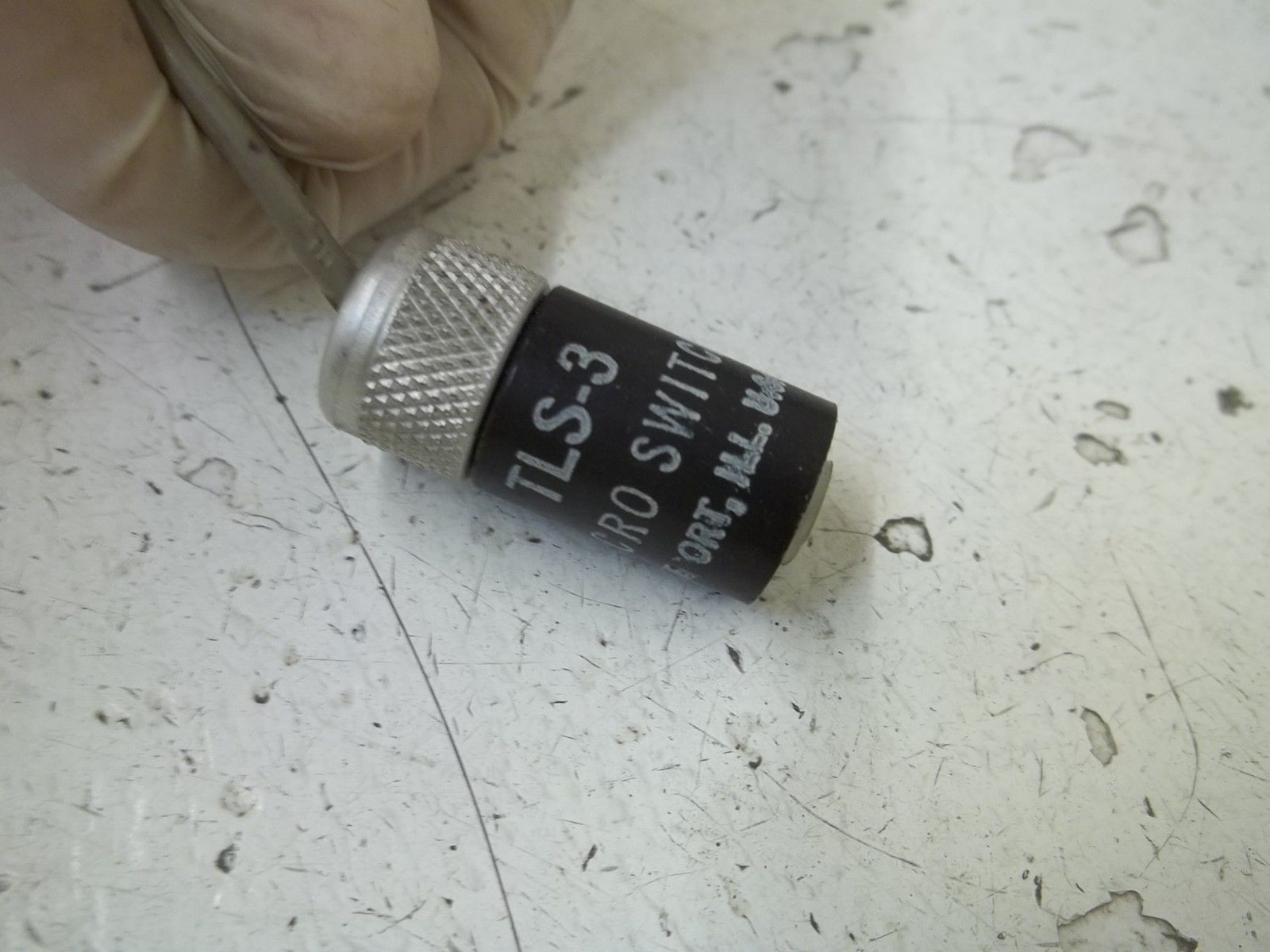 MICRO SWITCH TLS-3 SENSOR LIGHT UNMP