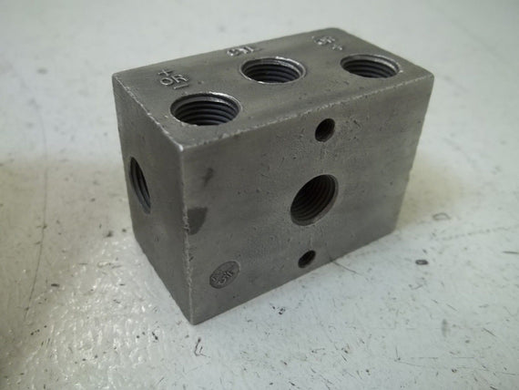 MILLER 301 1/8" VALVE SUBPLATE (AS PICTURED)*NEW IN BOX*