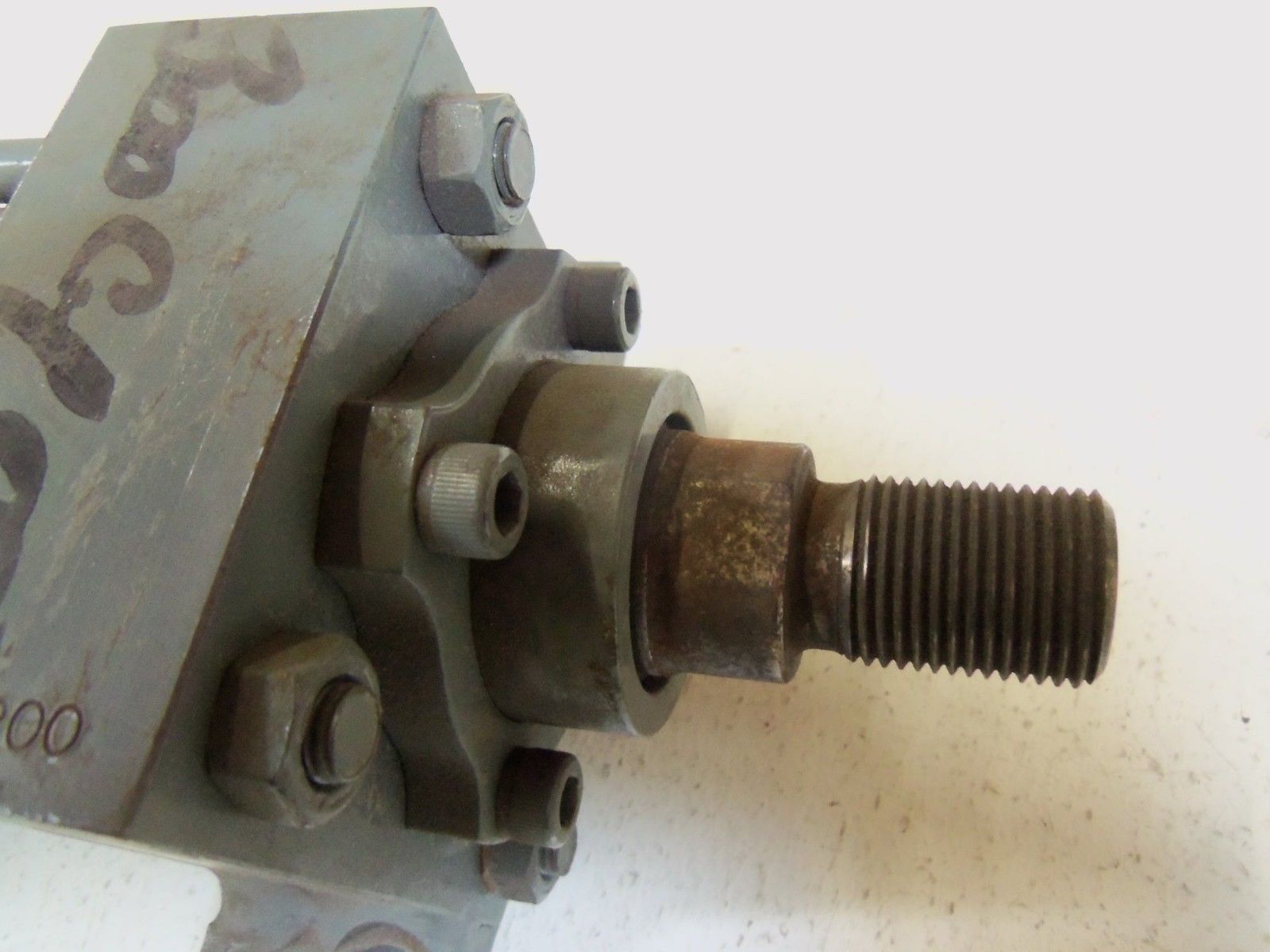 MILLER FLUID POWER CYLINDER A72B2C (RUSTY AS PICTURED) UNMP