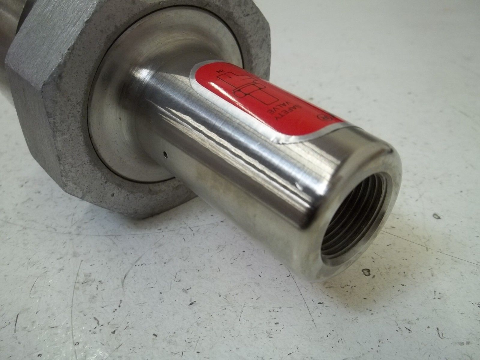 MILTRON ROY VS0831 SAFETY PRESSURE RELIEF VALVE 1/2" UNMP