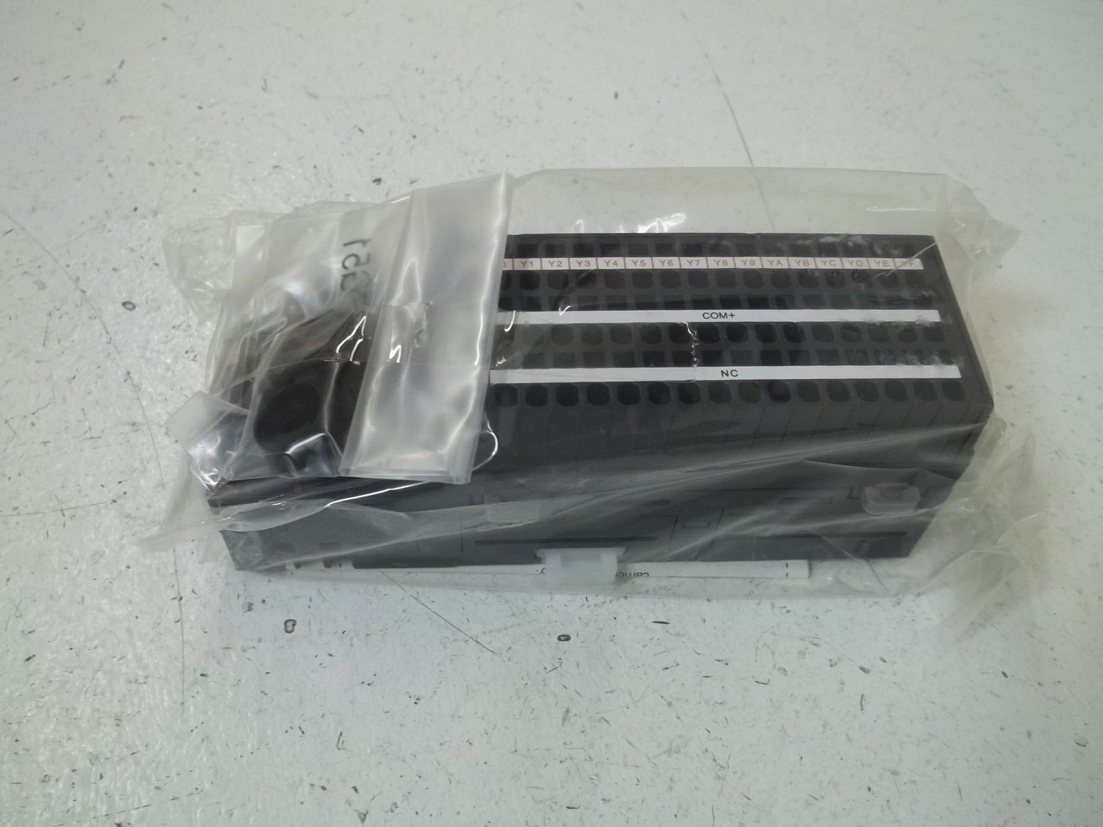 MITSUBISHI AJ65VBTS2-16T CC-LINK I/O16 SINK TR OUT SPRING CLAMP NSMP