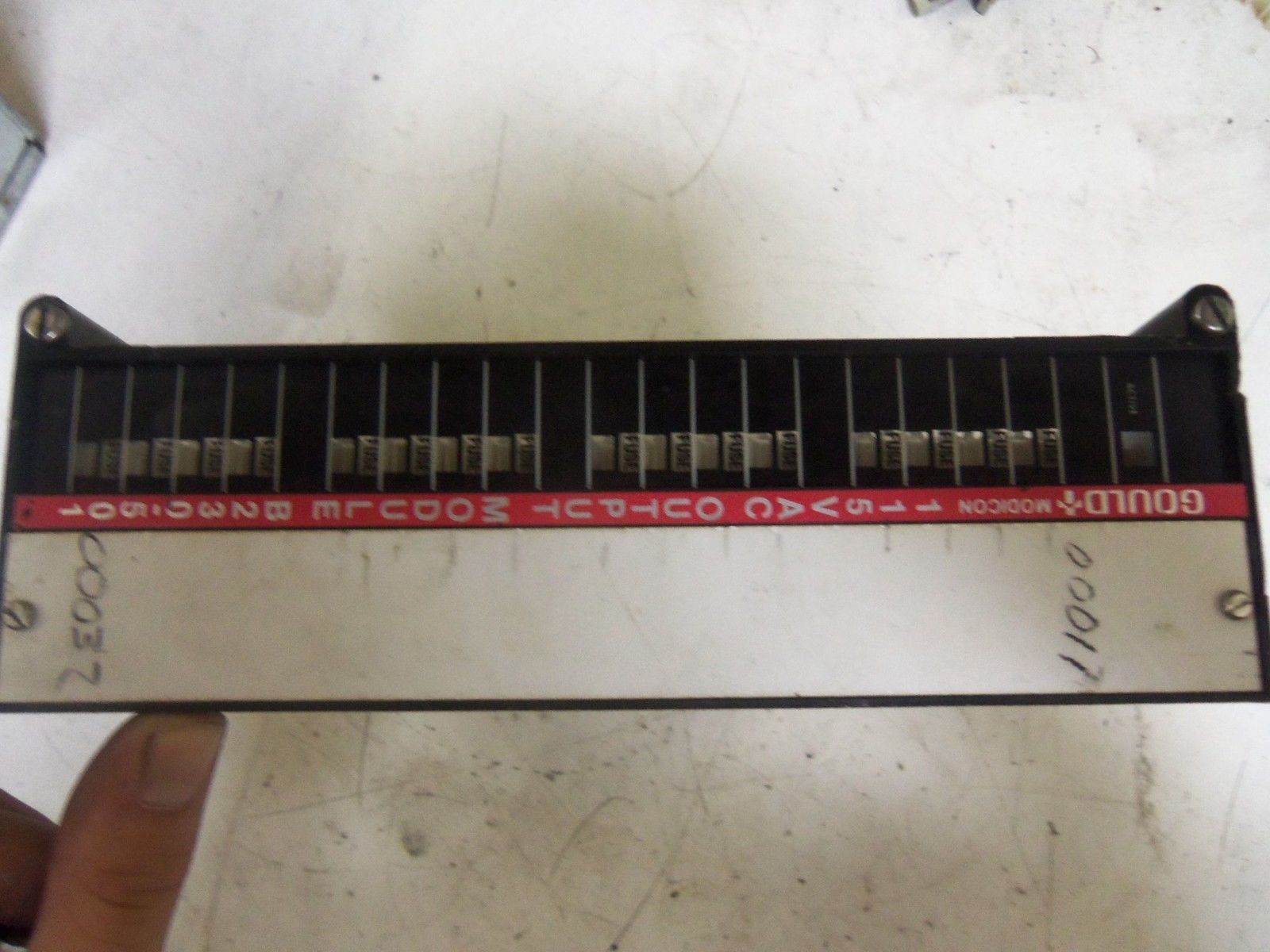 GOULD MODICON AS-B230-501 OUTPUT MODULE 115 VAC UNMP