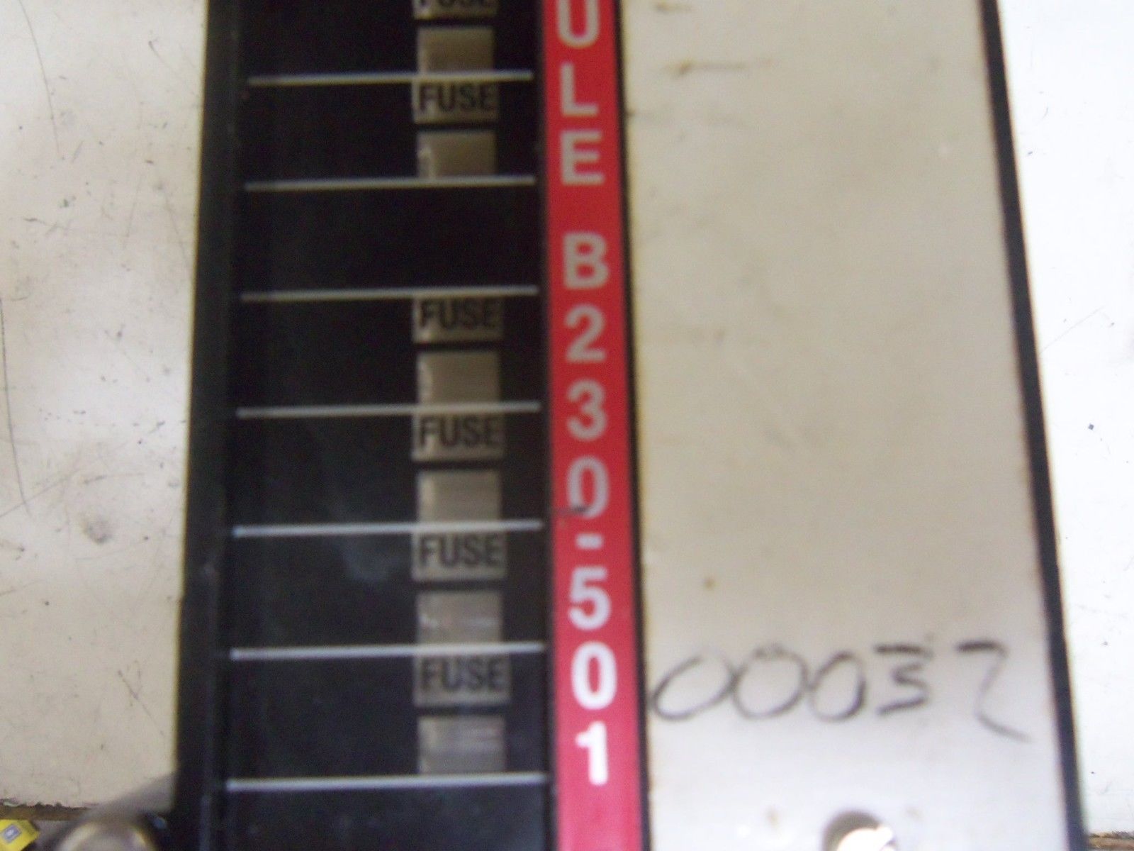 GOULD MODICON AS-B230-501 OUTPUT MODULE 115 VAC UNMP