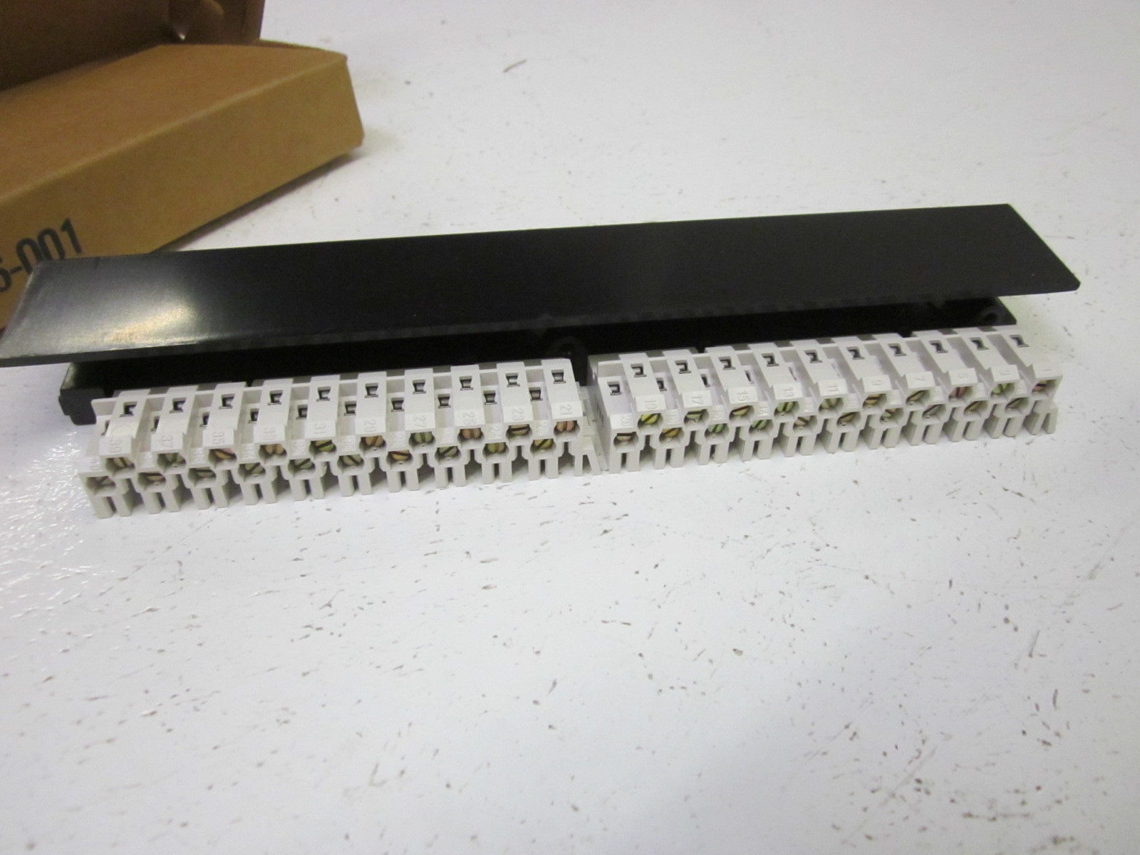 MODICON GOULD PM-0056-001 HIGH/LOW DENSITY CONNECTOR NSMP