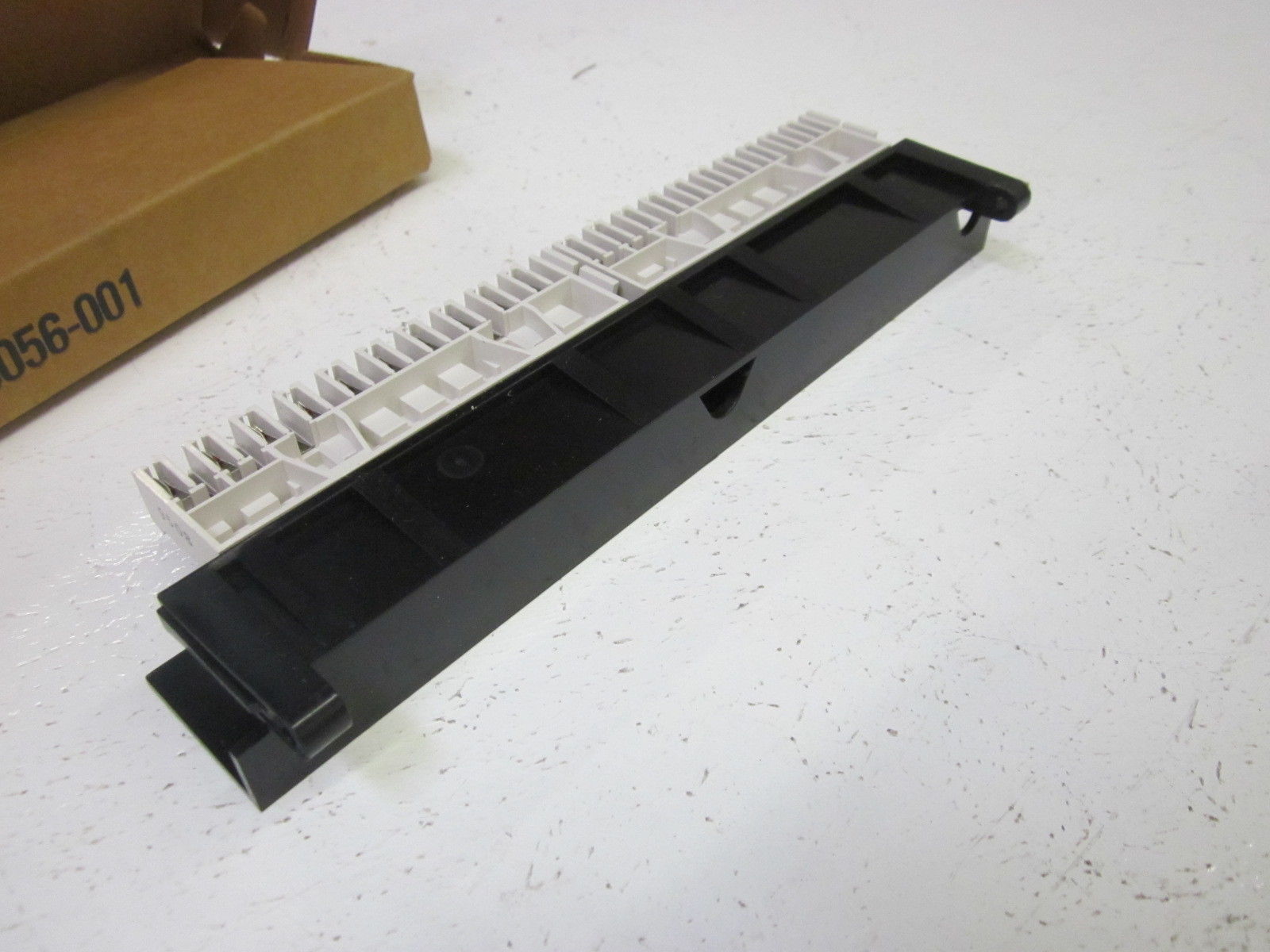 MODICON GOULD PM-0056-001 HIGH/LOW DENSITY CONNECTOR NSMP