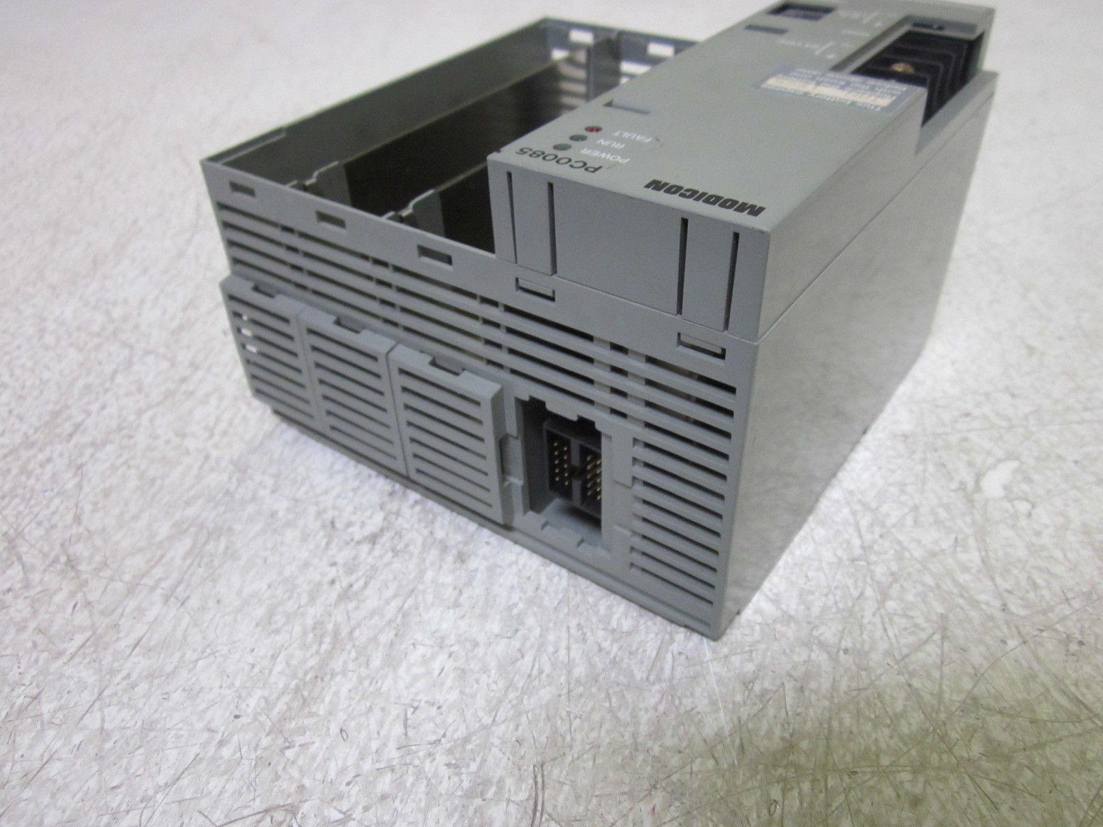 MODICON PC-0085-103 REV.A PROGRAMMABLE CONTROLLER 24VDC UNMP