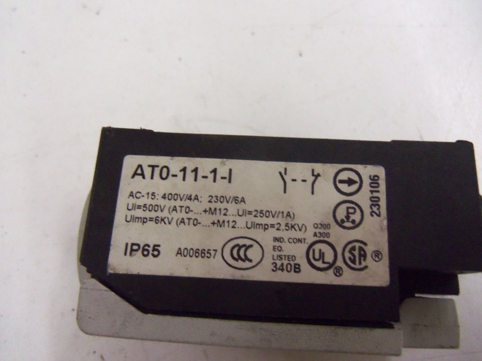KLOCKNER MOELLER AT0-11-1-I LIMIT SWITCH (AS PICTURED) UNMP