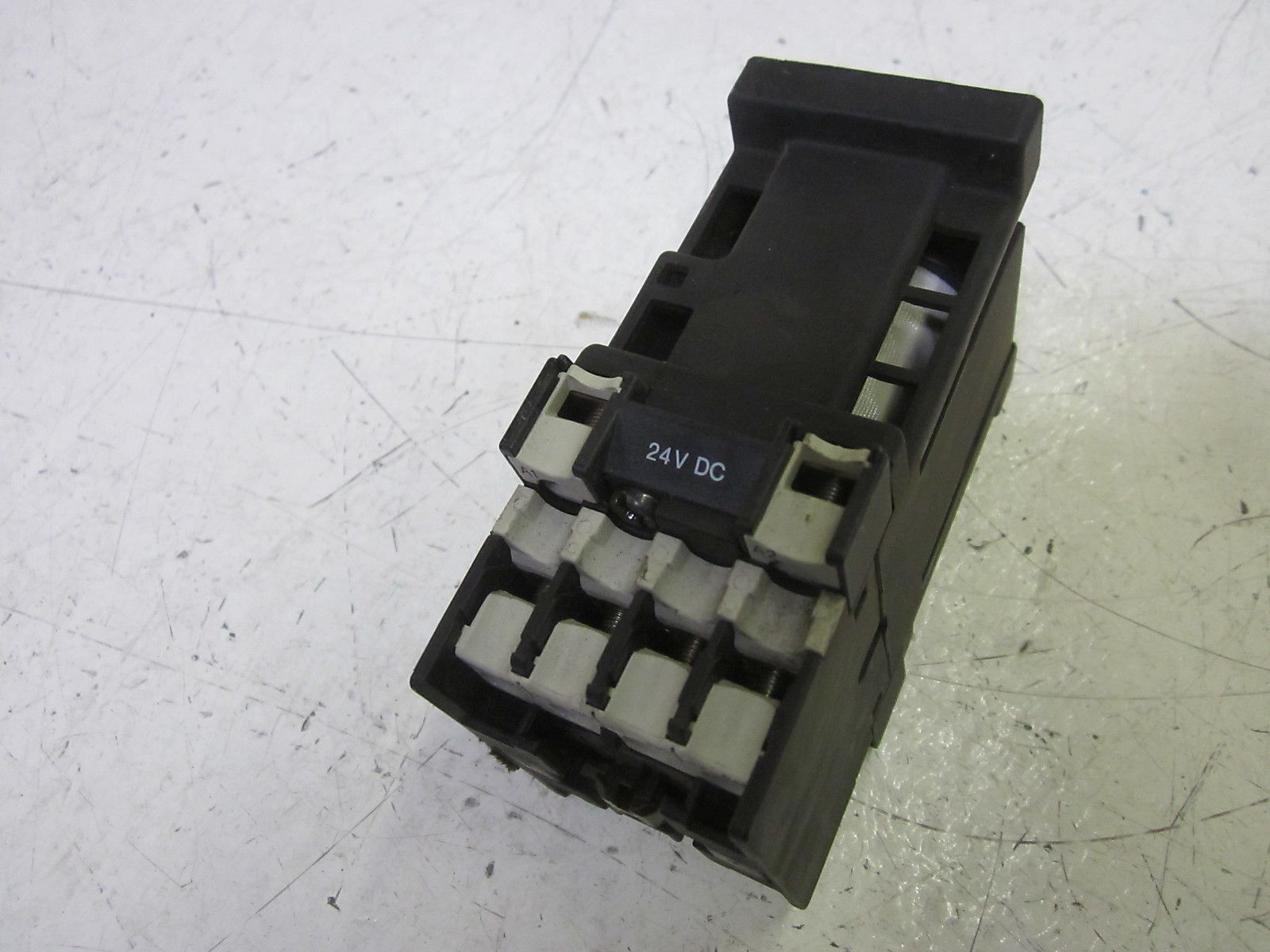 MOELLER DIL R53D-G CONTACTOR 24VDC AS PICTURED UNMP
