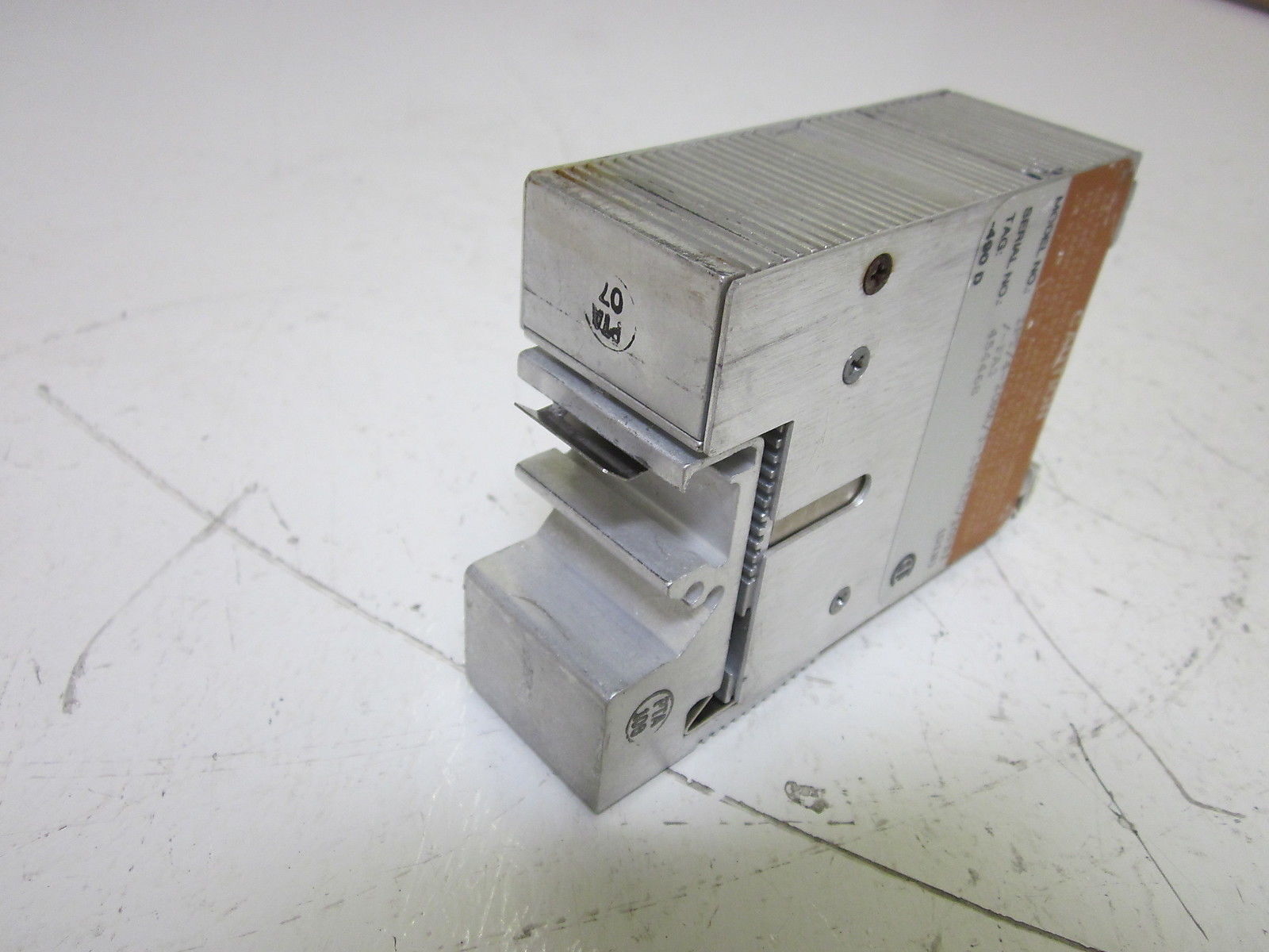MOORE IPT/4-20MA/3-15PSIG/20PSI/-FA3 PRESSURE/CURRENT TRANSMITTER UNMP
