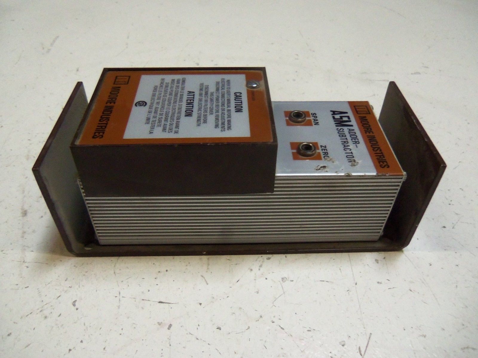 MOORE ASM/4X0-5V/W4-20MA/117AC STD CURRENT TRANSMITTER UNMP