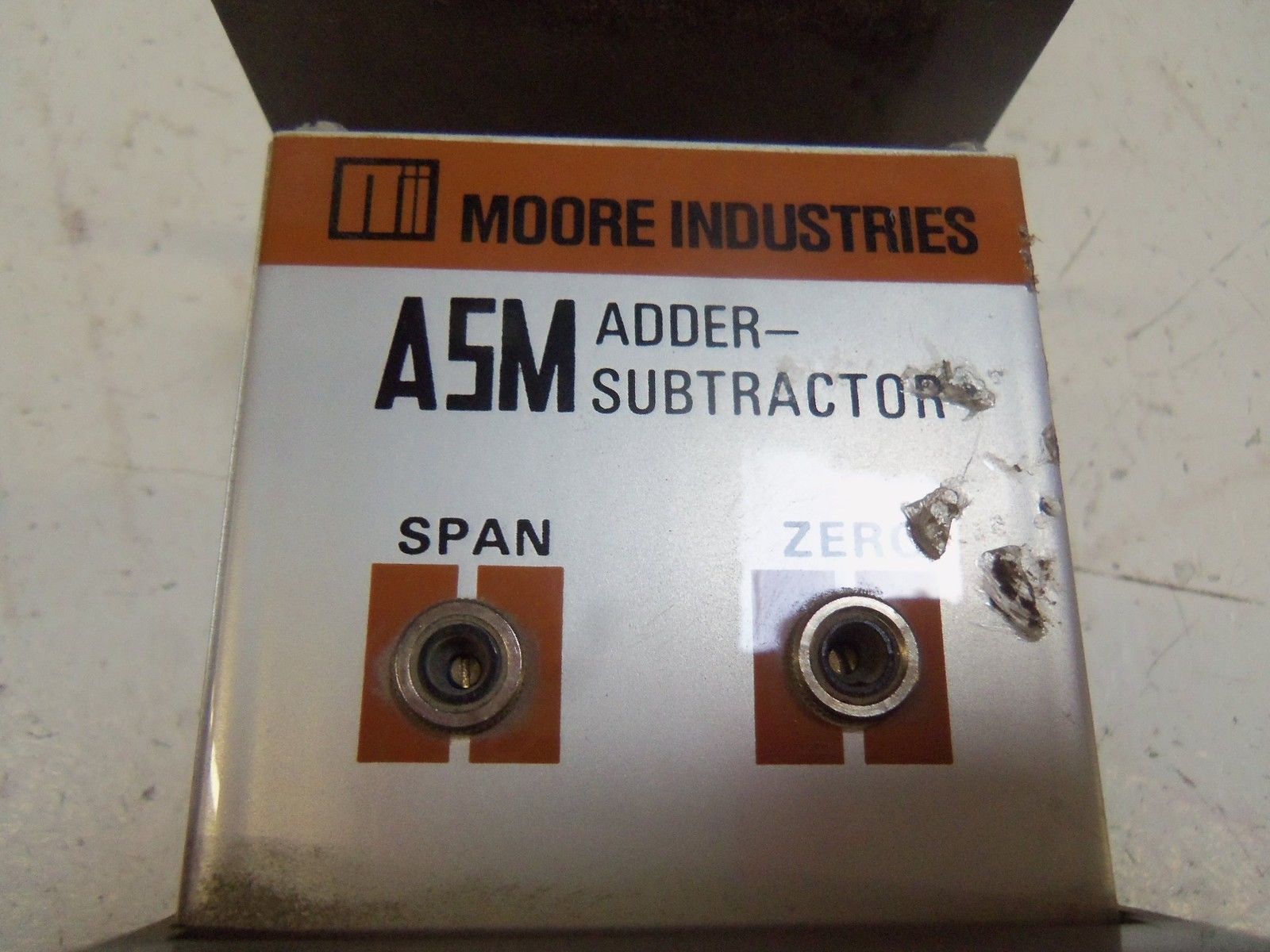 MOORE ASM/4X0-5V/W4-20MA/117AC STD CURRENT TRANSMITTER UNMP