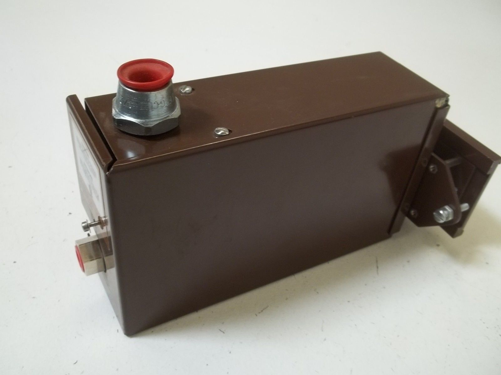 MOORE PPI/3-15PSIG/A1-J/117AC-A0-ED8-L UNMP