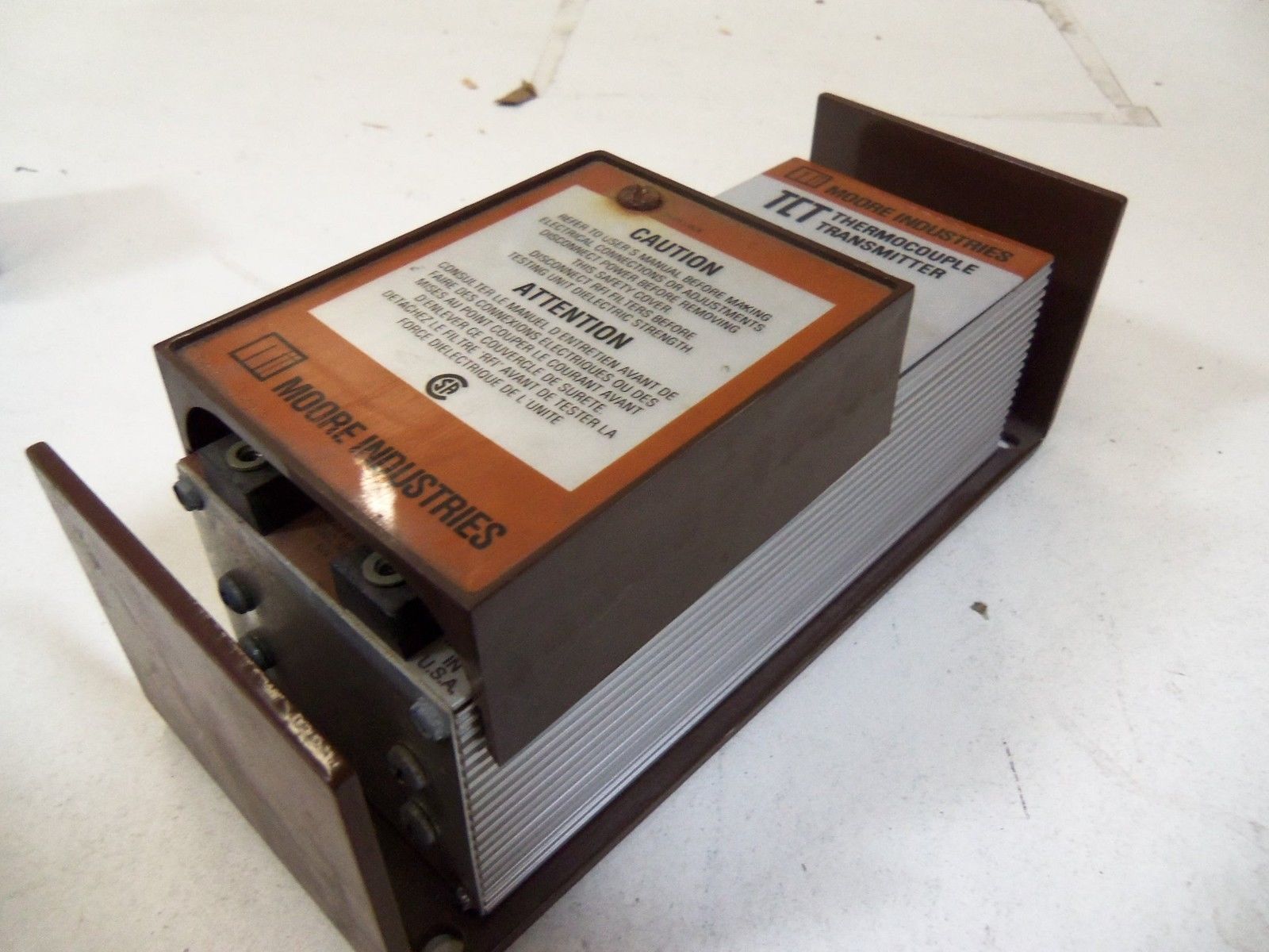 MOORE 200-236-20E THERMOCOUPLE TRANSMITTER UNMP