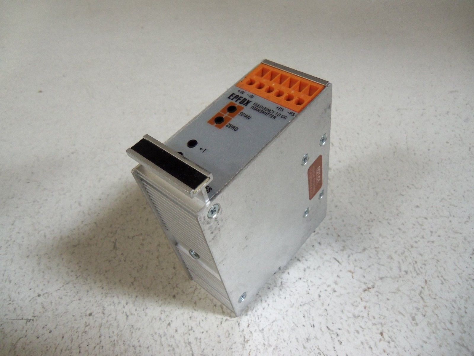 MOORE EPFDX/G/4-20MA/12-42DC [DIN] TRANSMITTER UNMP