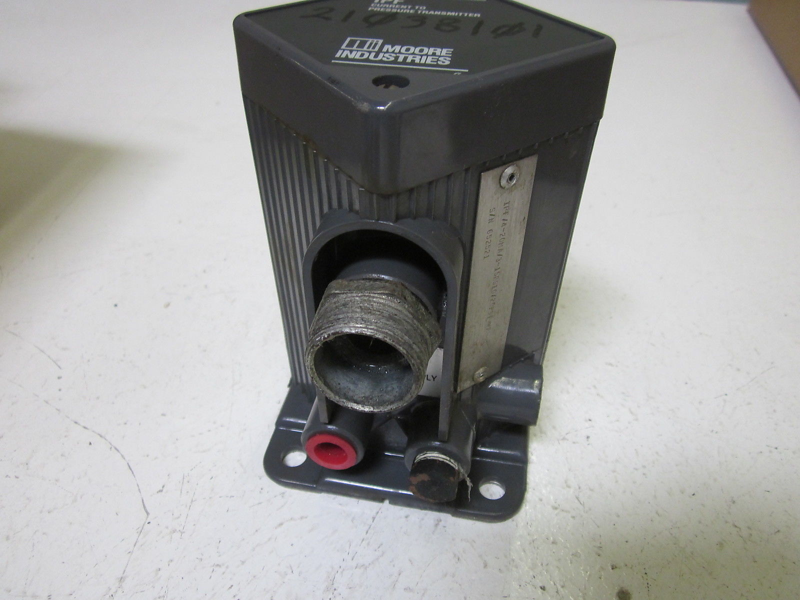 MOORE IPF/4-20MA/3-15PSIG CURRENT PRESSURE TRANSMITTER *AS PICTURED*