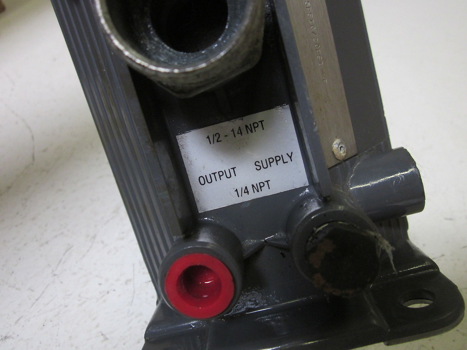 MOORE IPF/4-20MA/3-15PSIG CURRENT PRESSURE TRANSMITTER *AS PICTURED*