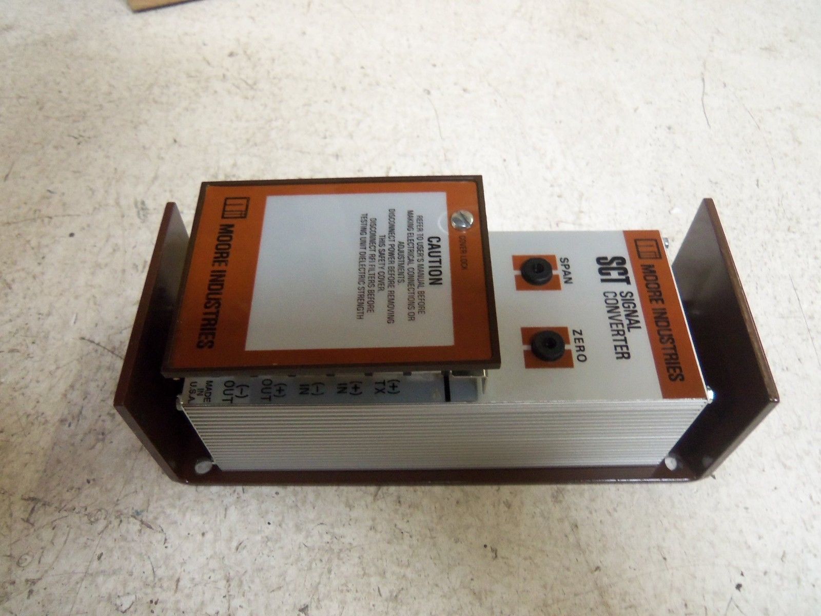 MOORE SCT/4-20MA/4-20MA/117AC-TX-RF(UB) SIGNAL CONVERTER UNMP