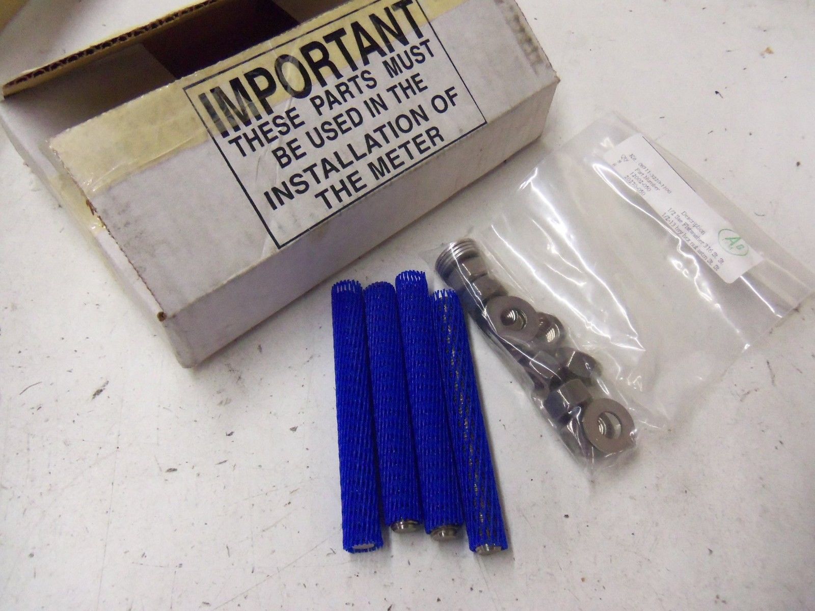 MOUNTING KIT 0811-3220-1100 *NEW IN BOX*