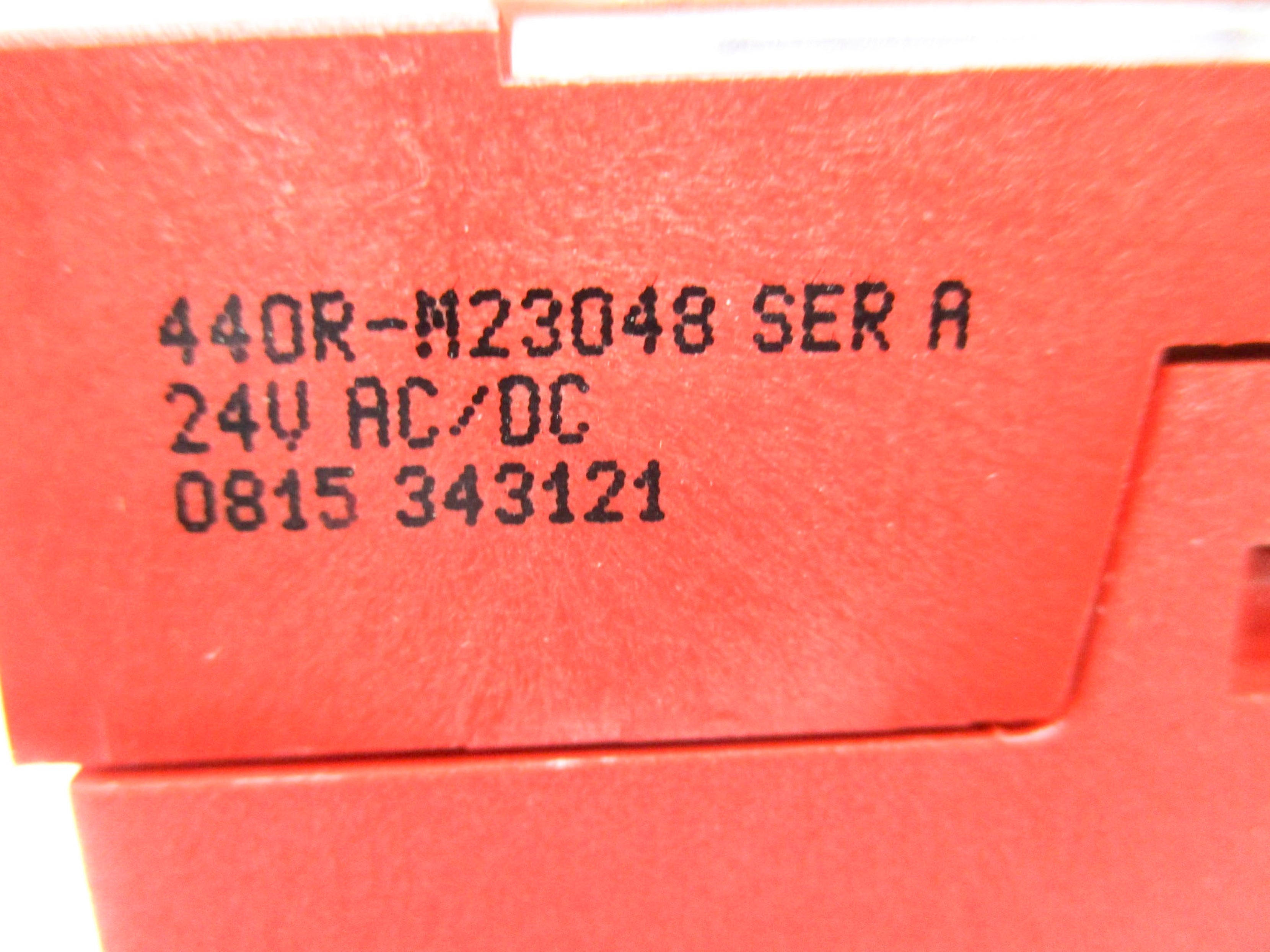 ALLEN BRADLEY 440R-M23048 SER. A 24VAC/DC NSNP