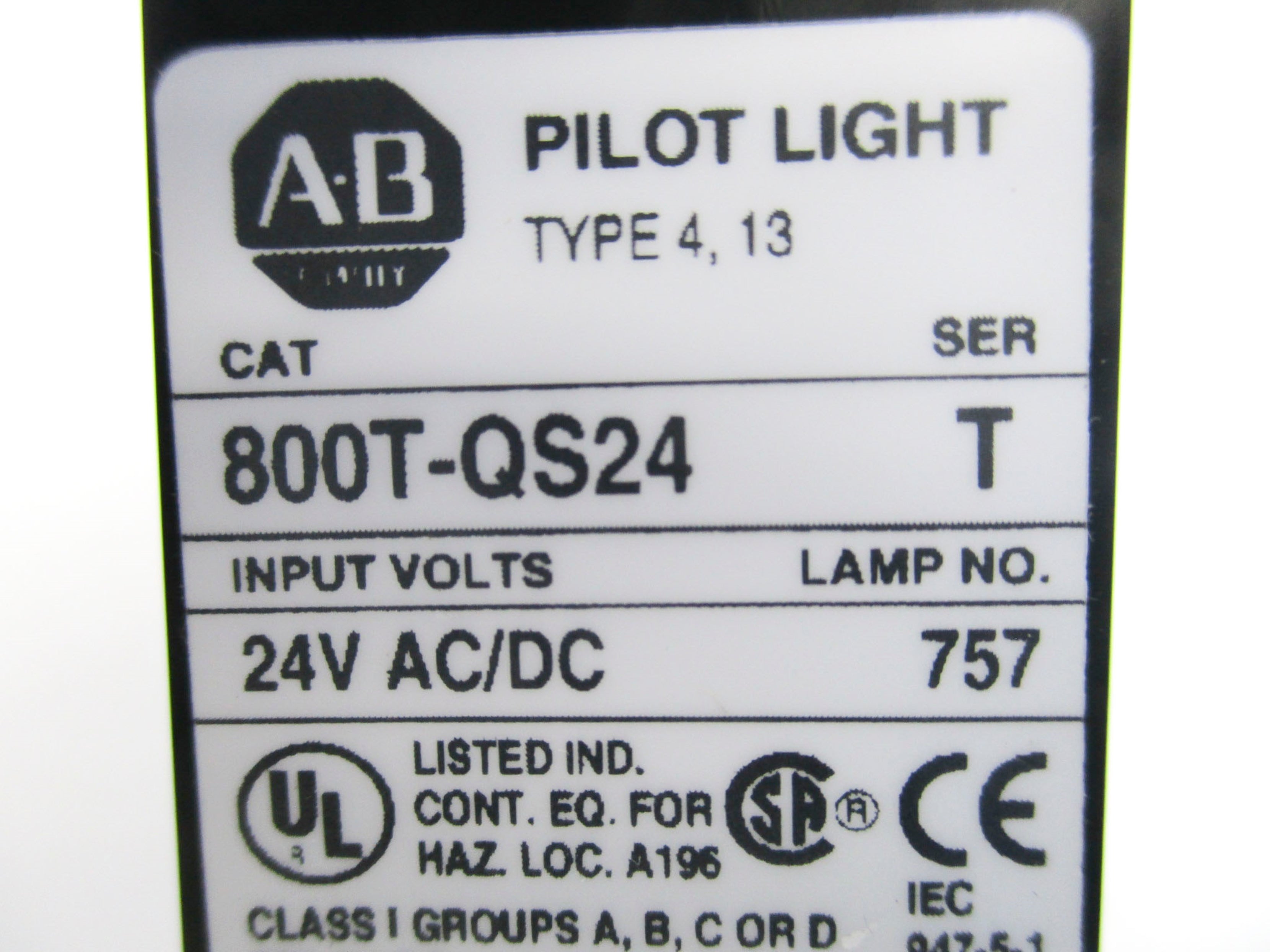 ALLEN BRADLEY 800T-QS24G SER. T 24VAC/DC (WH) NSMP