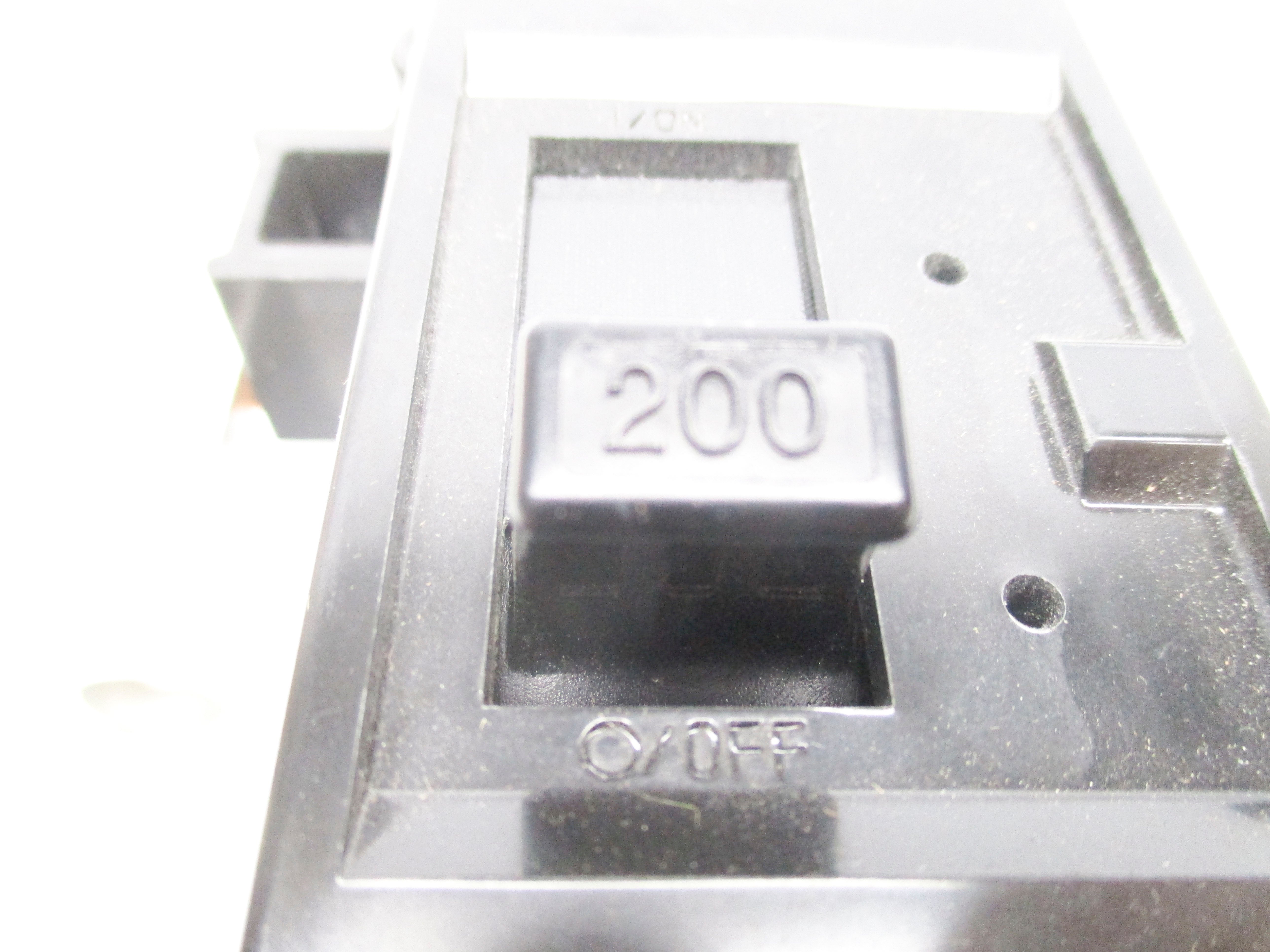 SQUARE D QOM2200MVH 120/240V 200A NSMP