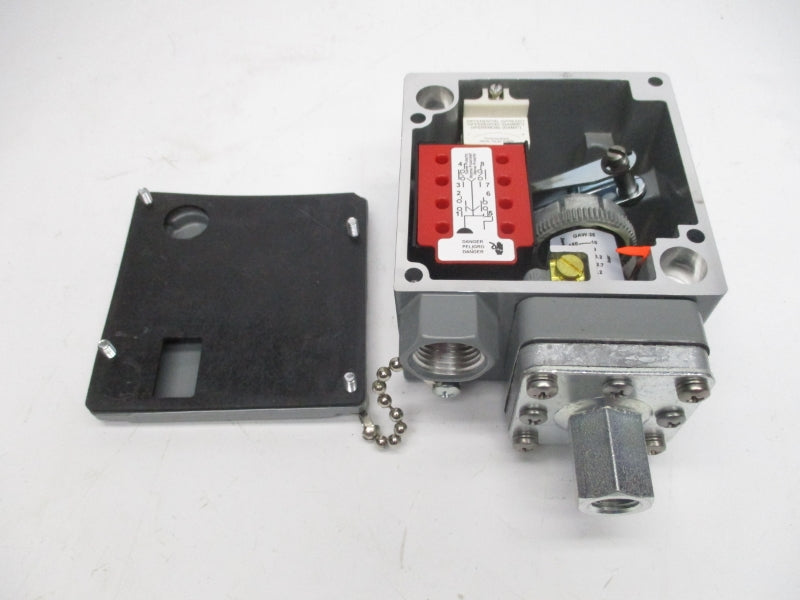 SQUARE D 9012GAW25 SER. C 3-150PSI NSMP