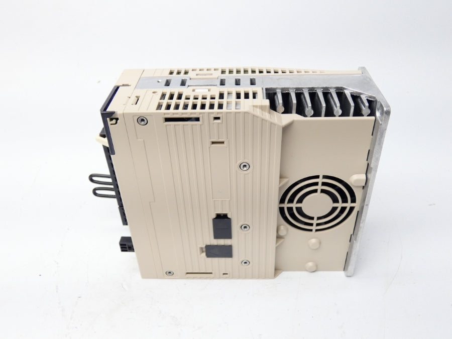 YASKAWA SGDV-5R5A05A 200-230V 3.7A NSMP