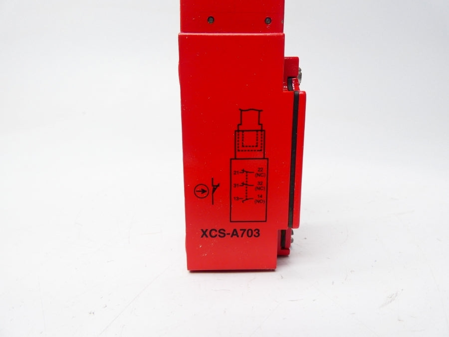 TELEMECANIQUE XCSA703 240V 3A NSMP