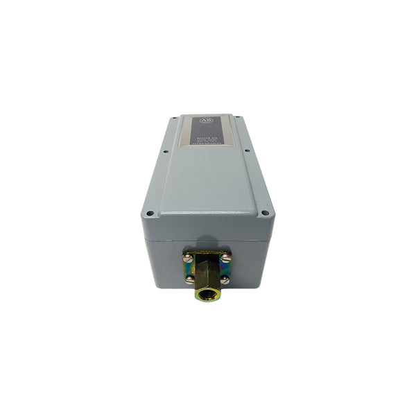 ALLEN BRADLEY 836-C6J SER. B 30VAC 100PSI (AS PICTURED) NSNP