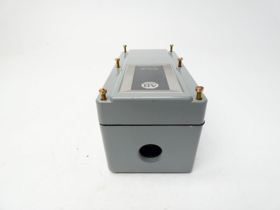 ALLEN BRADLEY 836-C6J SER. B 30VAC 100PSI NSNP