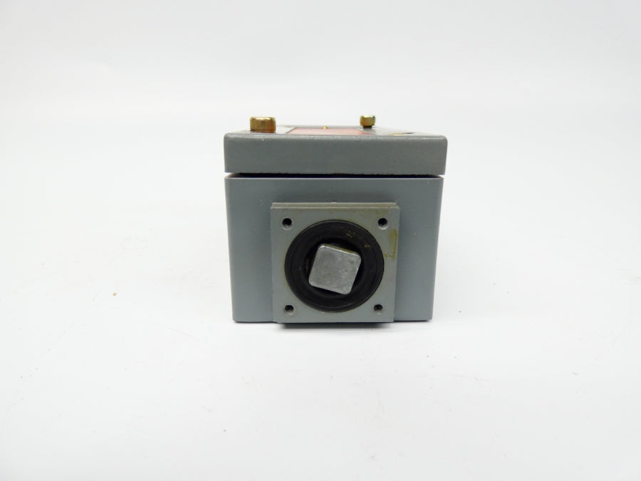 INDUSTRIAL SPARE PART 802XR-WS1C7 SER. A 120-600V 30A (AS PICTURED) UNMP