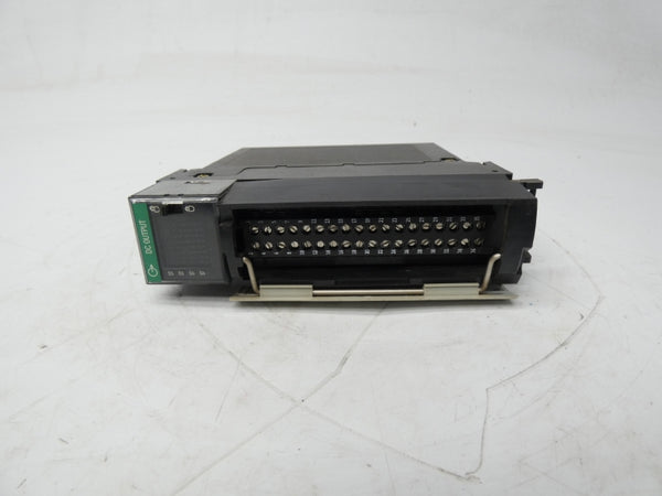 ALLEN BRADLEY 1756-OB32 SER. A REV. K01 F/W 2.4 10-31.2VDC 0.5-1A UNMP
