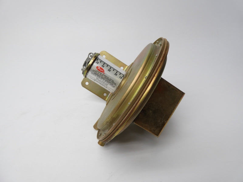 DWYER INSTRUMENTS 1638 480VAC 15A 25PSI UNMP