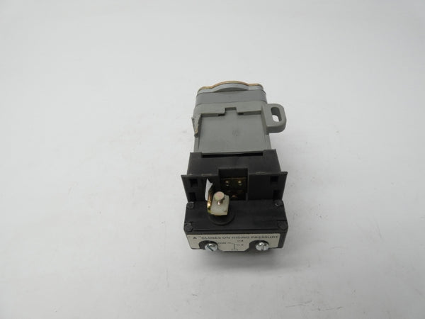 SQUARE D 9012GNO-4 SER. B 240PSI (AS PICTURED) NSNP